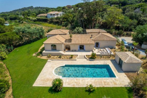 Villa de standing dans un quartier calme pour 12 personnes à 3km du centre ville de Saint Tropez